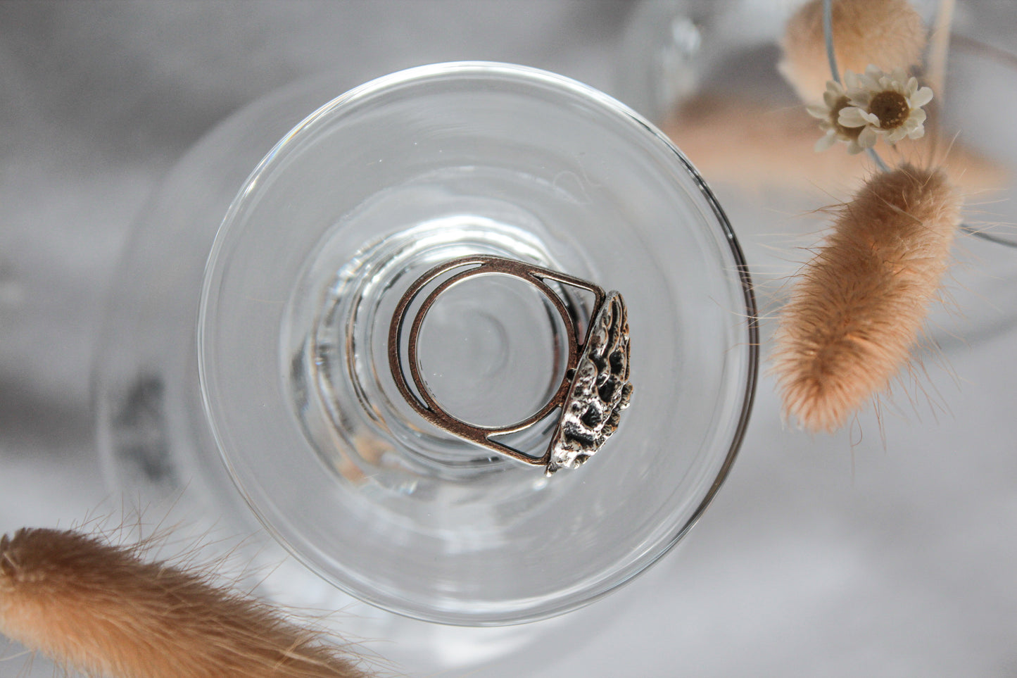 Inel contemporan cu sâmbure de piersică